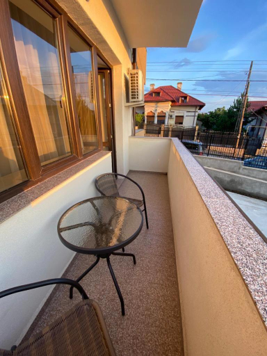 Others 5, Prestige House, Tulcea
