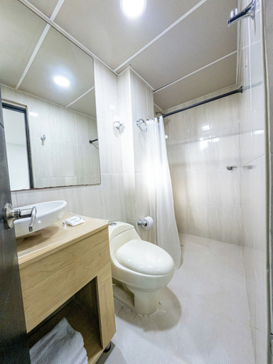 Bathroom 5, Hotel Caribe Plaza Barranquilla, Barranquilla
