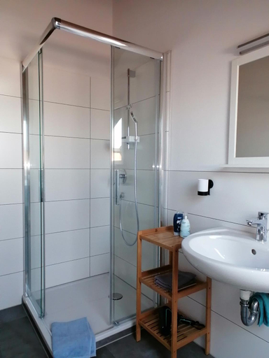 Bathroom 2, Ferienwohnung Magnolie in Langenargen, Bodenseekreis
