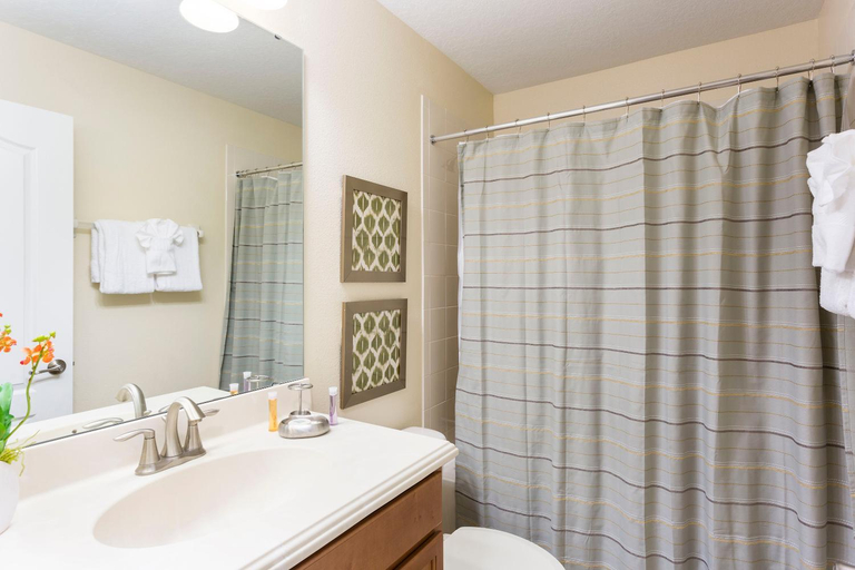 Bathroom 3, 6Br 6Bath Pvt Home Pool 10min Disney 3282ft, Osceola