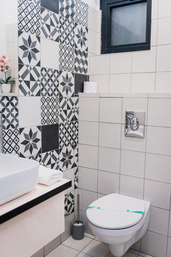Bathroom 2, Puzzle Apartaments&Studios, Craiova