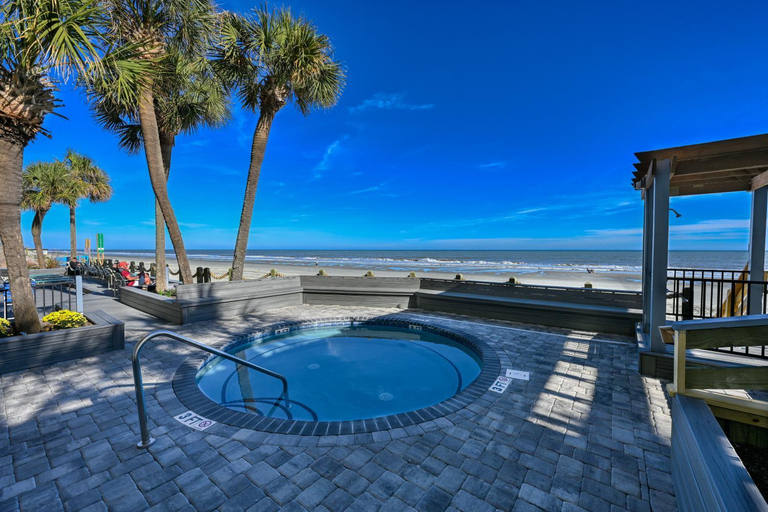 Sport & Beauty 2, 0801 Waters Edge Resort condo, Georgetown