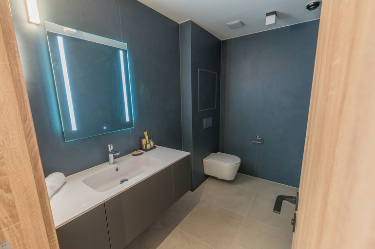 Bathroom 4, BJ81 Suite Hotel, Siófok