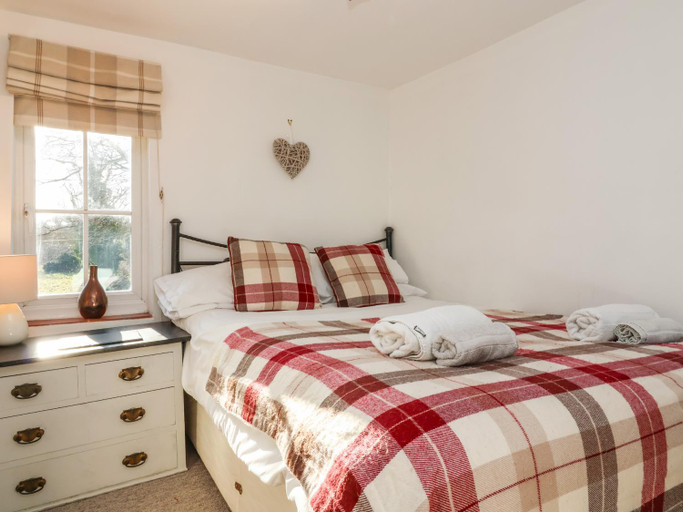 Bedroom 2, 2 Greensleeves, Suffolk