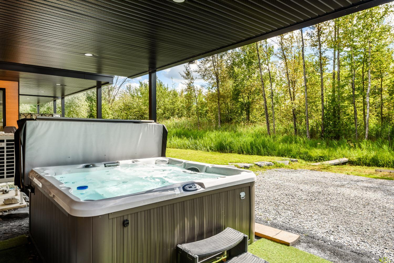 Others 5, Le Memph Aigle spacious comfortable condo cottage eco friendly 3 bedrooms - hot tub & pool Memphrema, Memphrémagog
