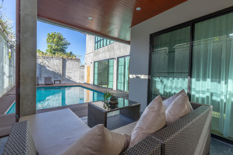 Exterior & Views 15