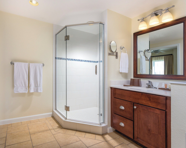 Bathroom 4, Club Wyndham Oceanside Pier, San Diego