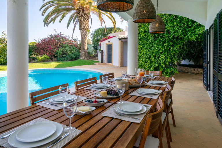 Food & Drinks 4, Luxury Private Family Villa with Pool AC & Parking, Portimão