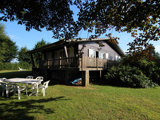 Exterior & Views 2, Detached chalet with views of the lake of Butgenbach in the middle of nature, Liège