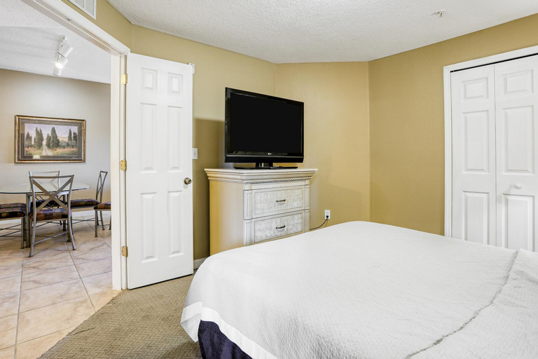 Bedroom 2, Worldquest Wonderland, Orange