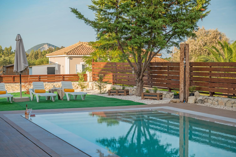 Others 5, Peroulis Villa, Ionian Islands