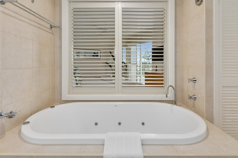 Bathroom 1, Salt - 2brm apartment with Spa bath and Ocean Views, Tweed Heads