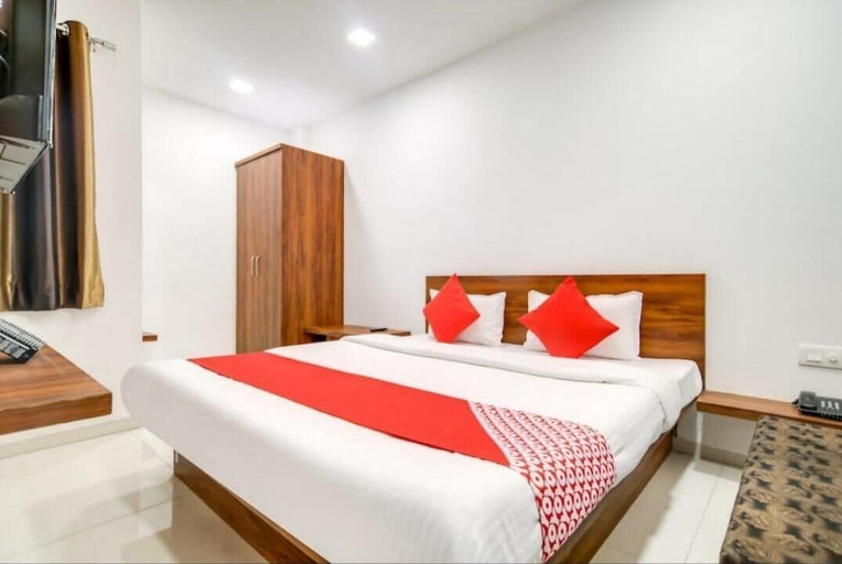 Bedroom 1, Hotel Apple, Indore