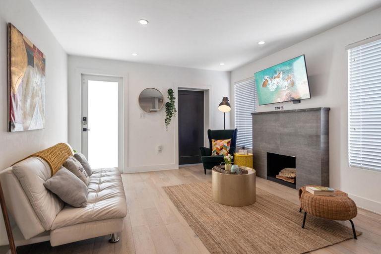 Others 4, Midtown Main House Guest House, Sleeps 12, Miami-Dade