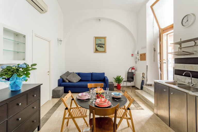 Others 4, Sanniti's Apartments, Roma