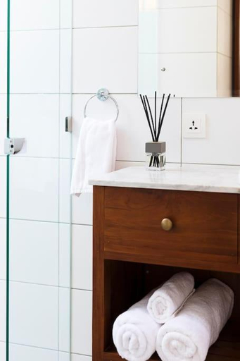 Bathroom 4, Casa Sintra - Romantic, tranquil hideaway, walk to beach, Badung