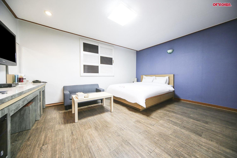 Bedroom 3, Firenze Motel, Asan