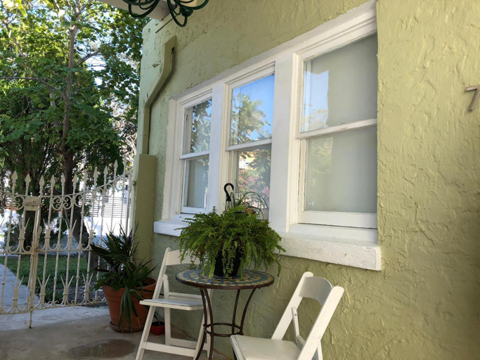 Others 4, Private Studio with Free Parking, Miami-Dade