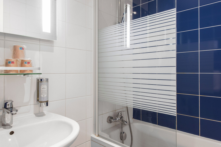 Bathroom 4, Est Hotel, Paris