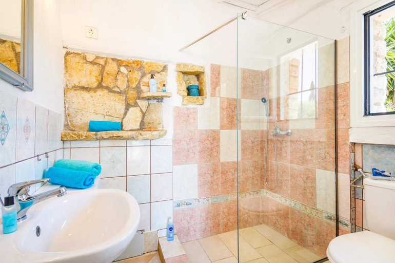 Bathroom 3, Scirocco & Folitsa Villas, Ionian Islands