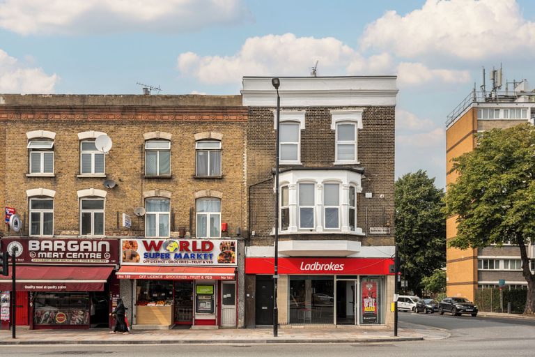 Exterior & Views, London Oasis - Modern 3 Bedroom Apartment, London