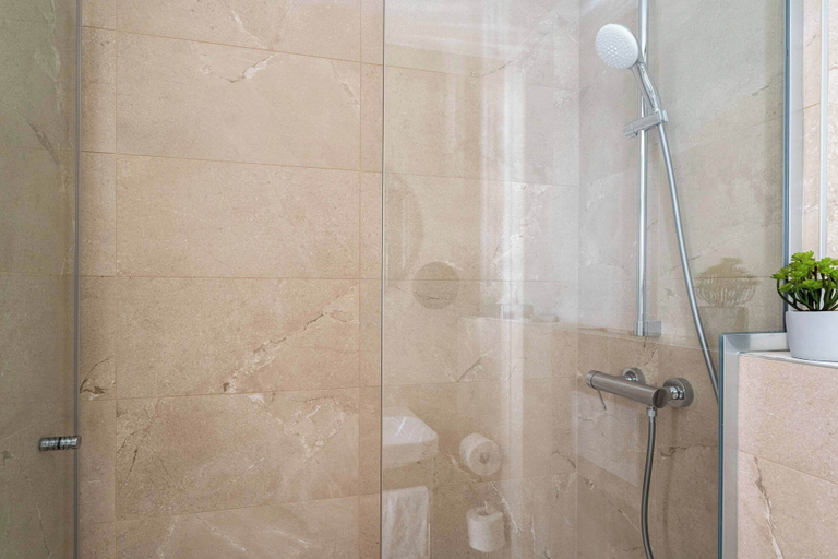 Bathroom 4, Acadia Astotel, Paris
