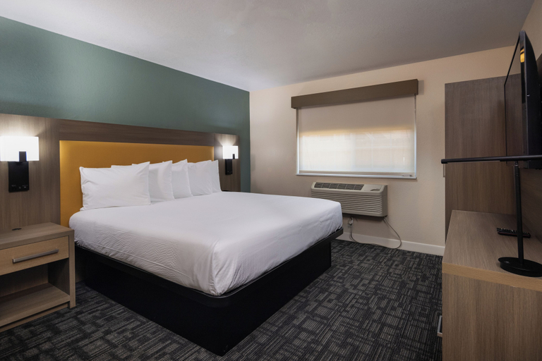 Bedroom 3, Comfort Inn Hayward - Oakland South, Alameda