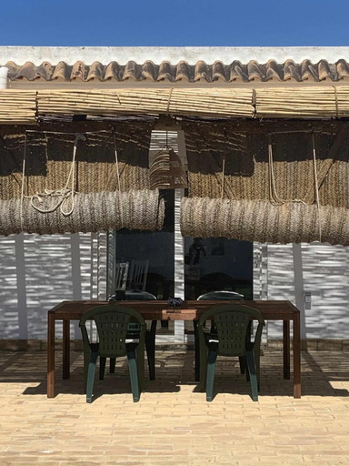 Food & Drinks, Las Casitas de la Barrosa con jardin y piscina, Cádiz