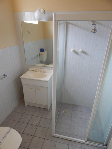 Bathroom 13