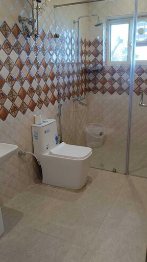 Bathroom 2, Barowalia Villa, Chamba