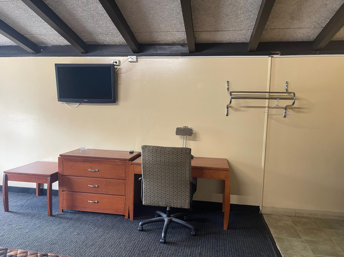 Others 4, Budget Inn - Madison, Rockingham