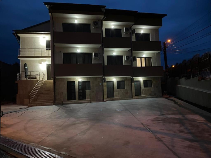Others 4, Prestige House, Tulcea