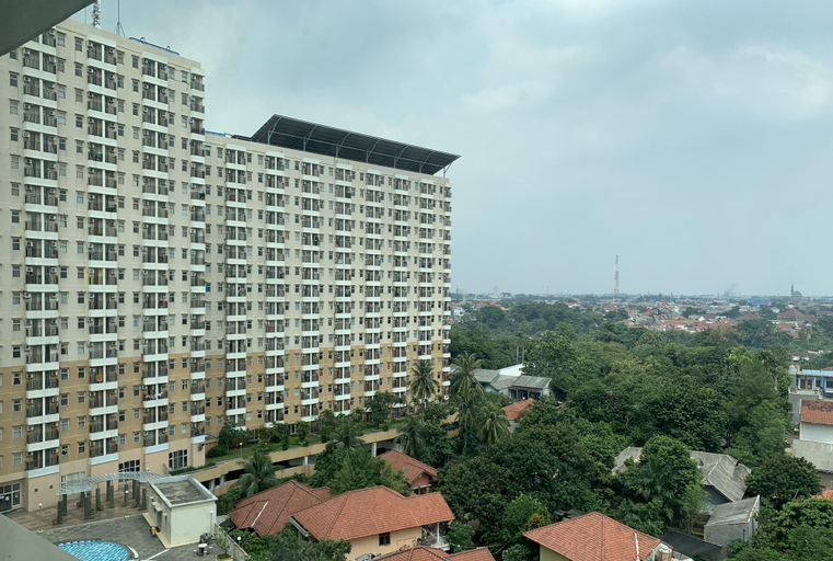 Exterior & Views 28