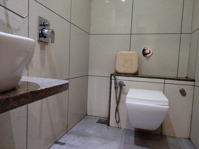 Bathroom 5, Hotel Pragati, Chhota Udaipur