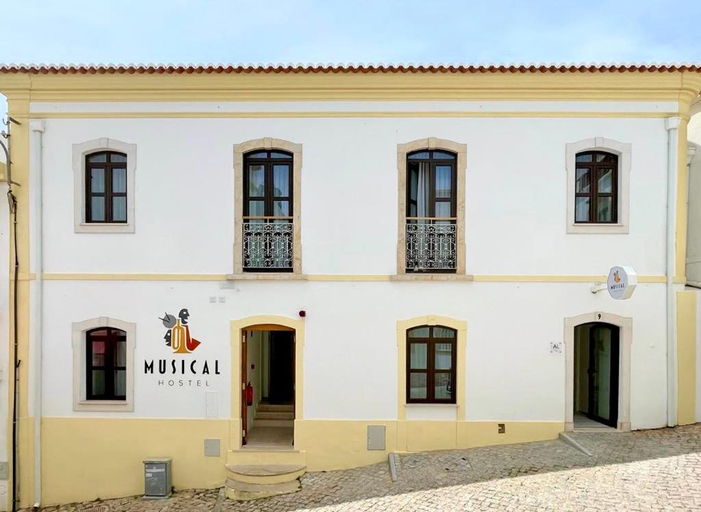 Others 4, Musical Hostel, Albufeira