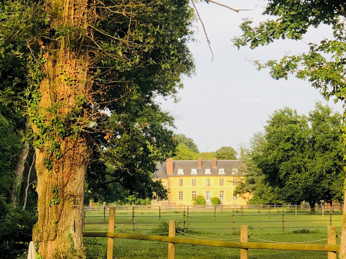Exterior & Views 2, Hôtel Les Lodges De Vaugrigneuse, Essonne