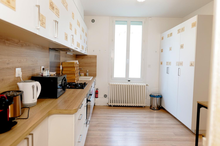 Others 2, Grande maison en pierre a Pomerol - 3 chambres, parking, proche Saint-Emilion, Gironde