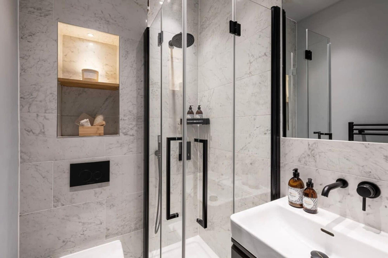 Bathroom, St Catherine s Hospital - Standard King Apartment, Bath and North East Somerset
