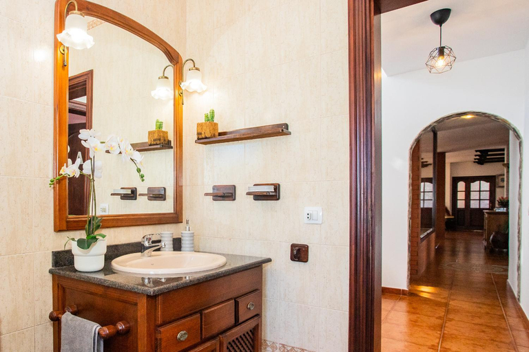 Bathroom 2, Eslanzarote Acoruma House, Super Wifi, Heated Pool, Las Palmas
