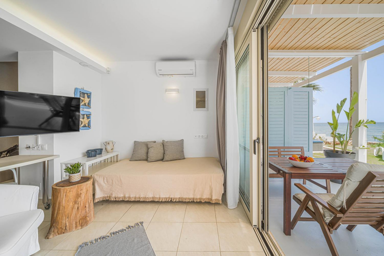 Facilities 4, Junior suite by the beach Stalida, Crete