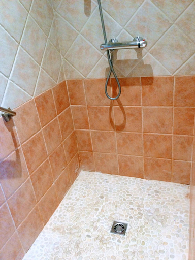 Bathroom, le vieux pont, Vaucluse