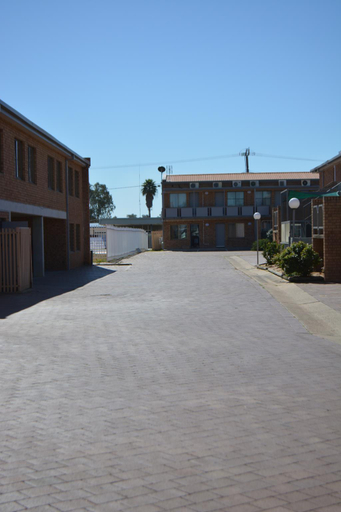 Exterior 11
