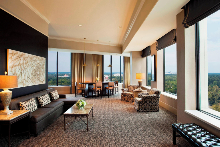 Sheraton Greensboro at Four Seasons, Guilford