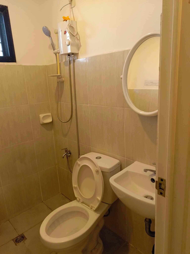Bathroom 3, Ecoland 88 Apartelle and Suite near SM Davao, Davao City