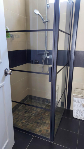 Bathroom 4, Tropical palms apartment mauritus