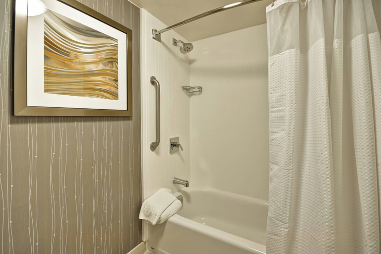 Bathroom 5, Courtyard by Marriott Jacksonville Airport, Duval