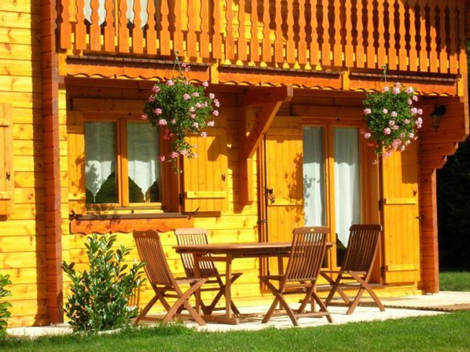 Exterior & Views 1, Chalet haut de gamme avec sauna, terrasse et jardin pres de la montagne vosgienne - FR-1-589-185, Vosges