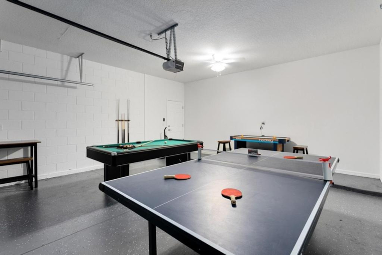 Others 5, Veranda Home, 8br, 6 en-suites, Lake View,POOL SPA villa, Osceola