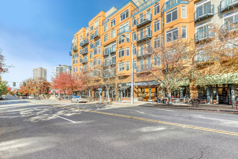 Belltown Court II, King
