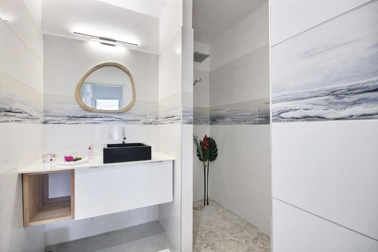 Bathroom 3, Villa Lili, Les Trois-Îlets